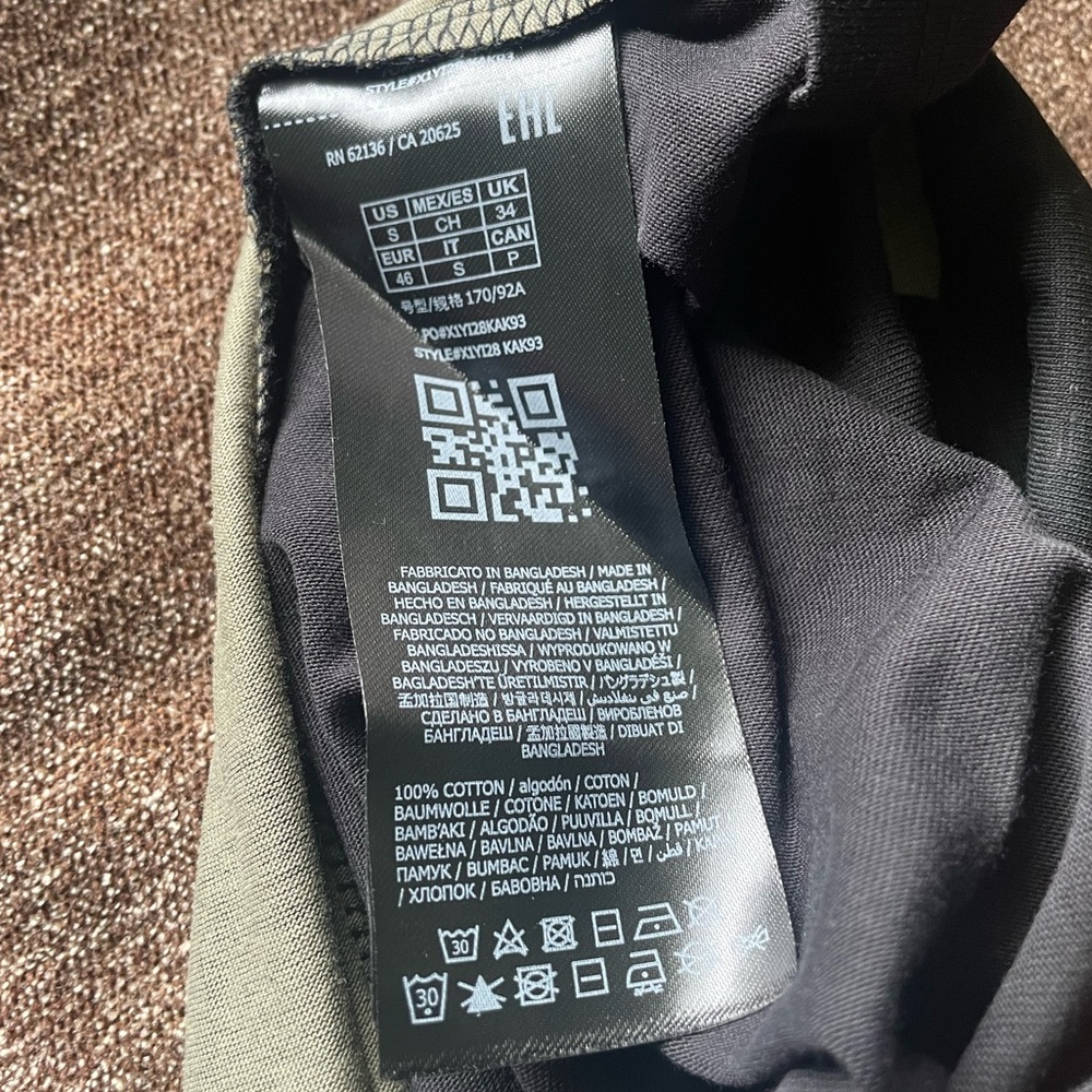 GUESS T-Shirt Casual Short Sleeves - Picture 5 of 6